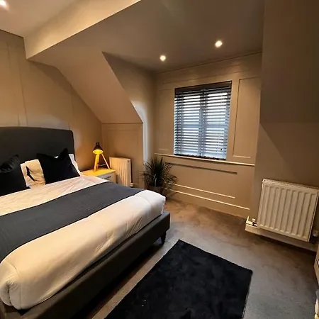 1 Holdan Mews, 1 Bed House, Free Parking, Central Witney Exterior photo
