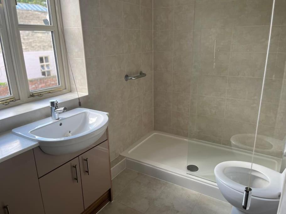 1 Holdan Mews, 1 Bed House, Free Parking, Holiday home Witney