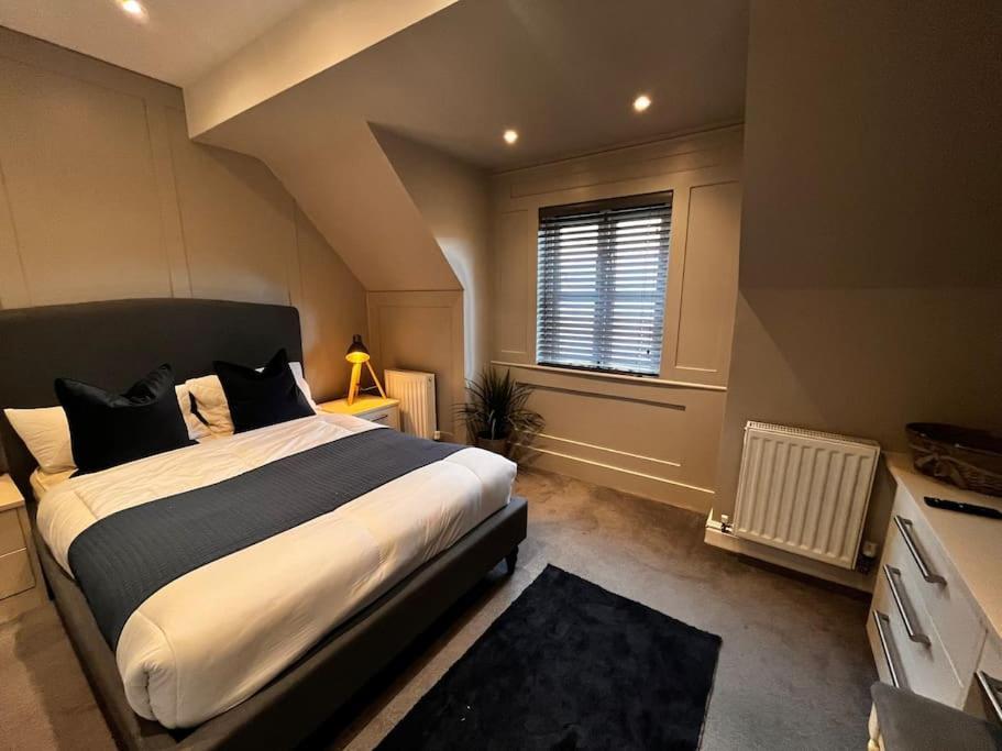 1 Holdan Mews, 1 Bed House, Free Parking, Holiday home